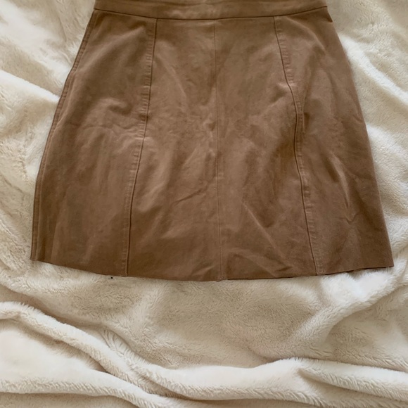 Wilfred Free Vegan Suede Snap Front Skirt - Picture 4 of 4